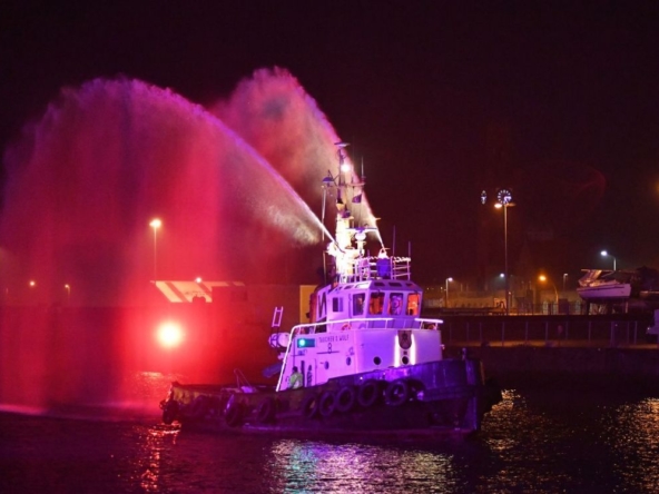Nachtleben im Hafen